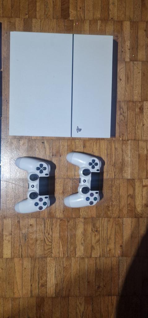 PlayStation 4 Slim (Wit) + 2 Controllers + 15 Games, Ophalen, Slim
