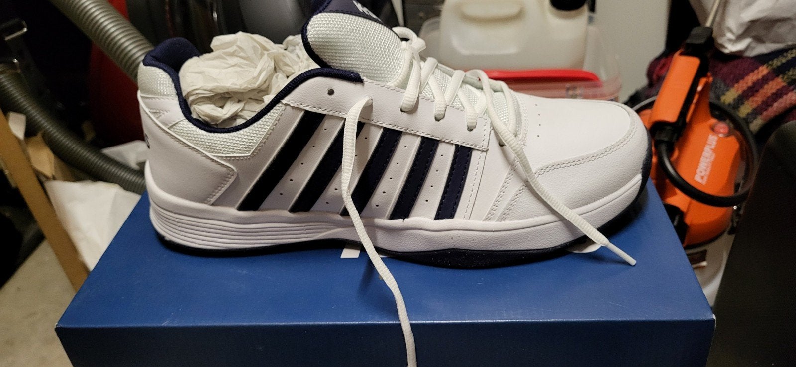 Tennisschoenen, Ophalen