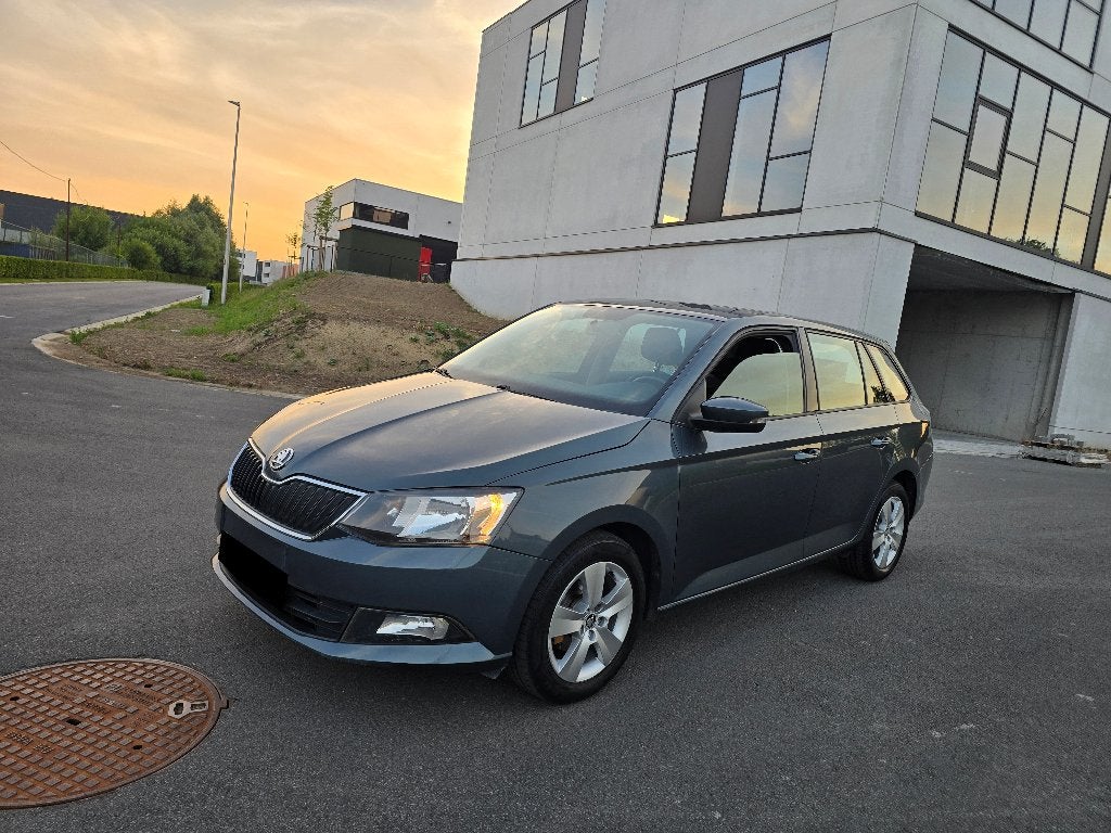 Skoda Fabia 1.2i - 116 000km - 10/2016 - 66kw, Auto's, Voorwielaandrijving, Stof, 107 g/km, Bedrijf
