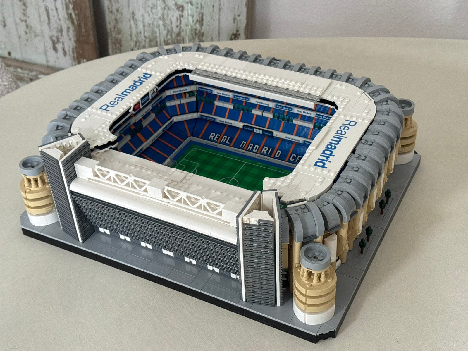 Lego Real Madrid stadio Santiago Bernabéu, Ophalen, Zo goed als nieuw, Compleet, Lego