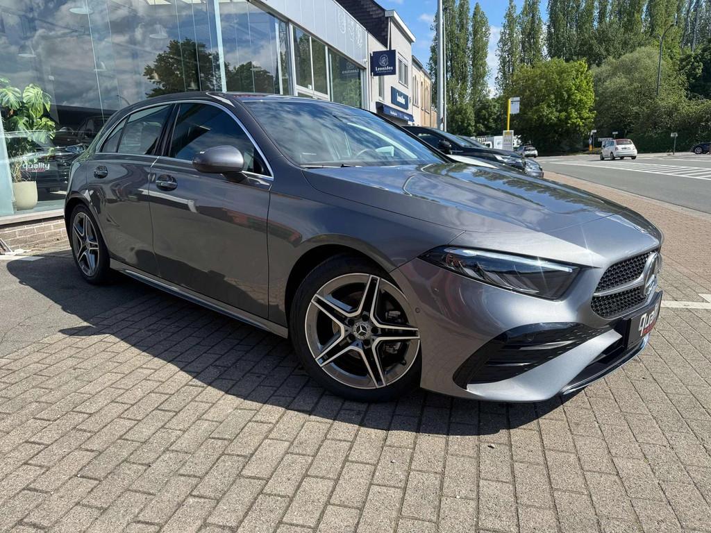 Mercedes-Benz A-CLASS 180 A 180 AMG-PACK / SFEERVERLICHTING, Autos, 100 kW, Achat, Entreprise, Alcantara