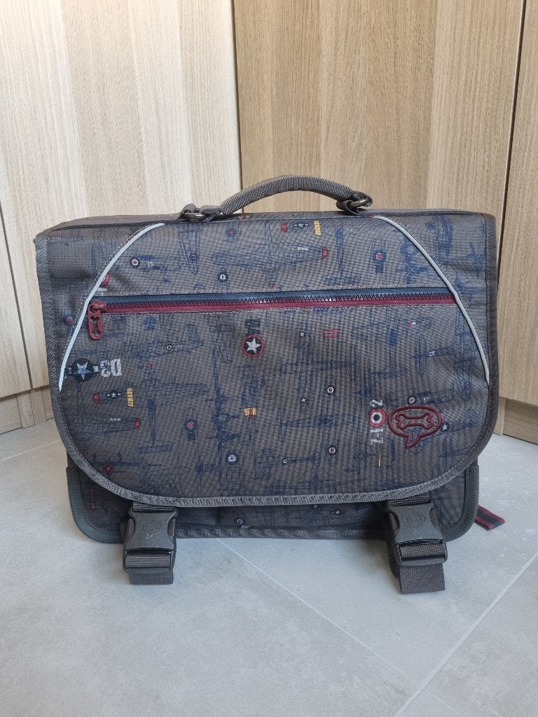 Boekentas Stones & Bones, Handtassen en Accessoires, Ophalen, 30 tot 40 cm, Overige kleuren, Aktetas of Boekentas