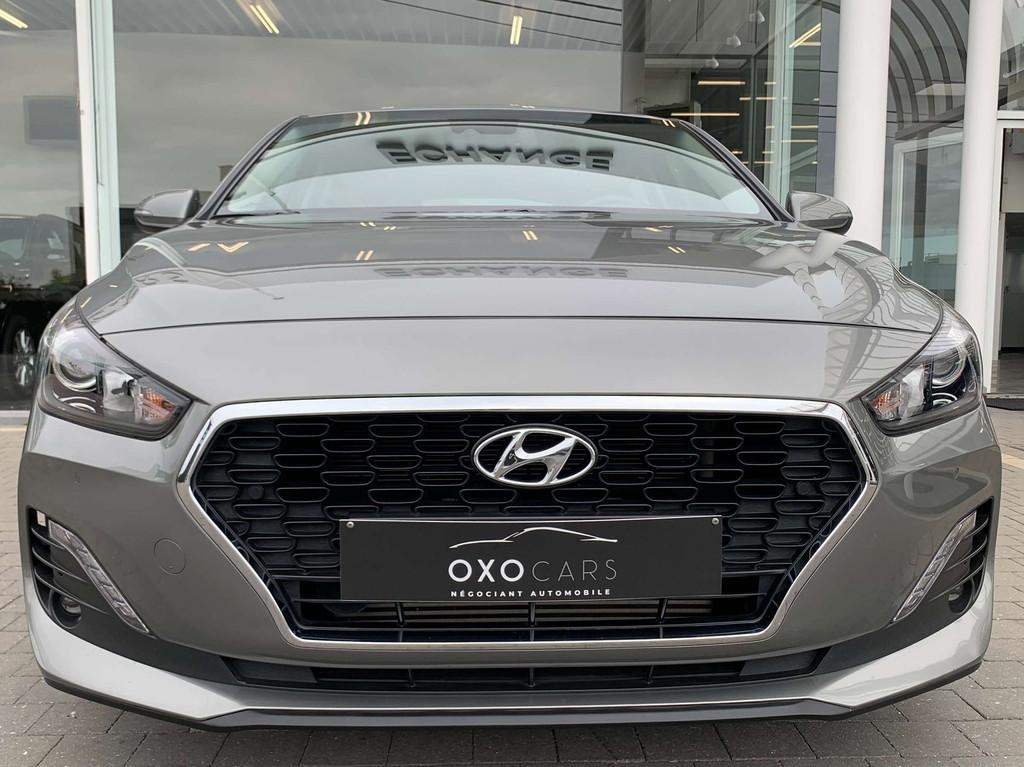 Hyundai i30 Fastback 1.4 T-GDI 140 CV / Clim Auto / Gps / Ca, Auto's, Voorwielaandrijving, Stof, Gebruikt, Euro 6