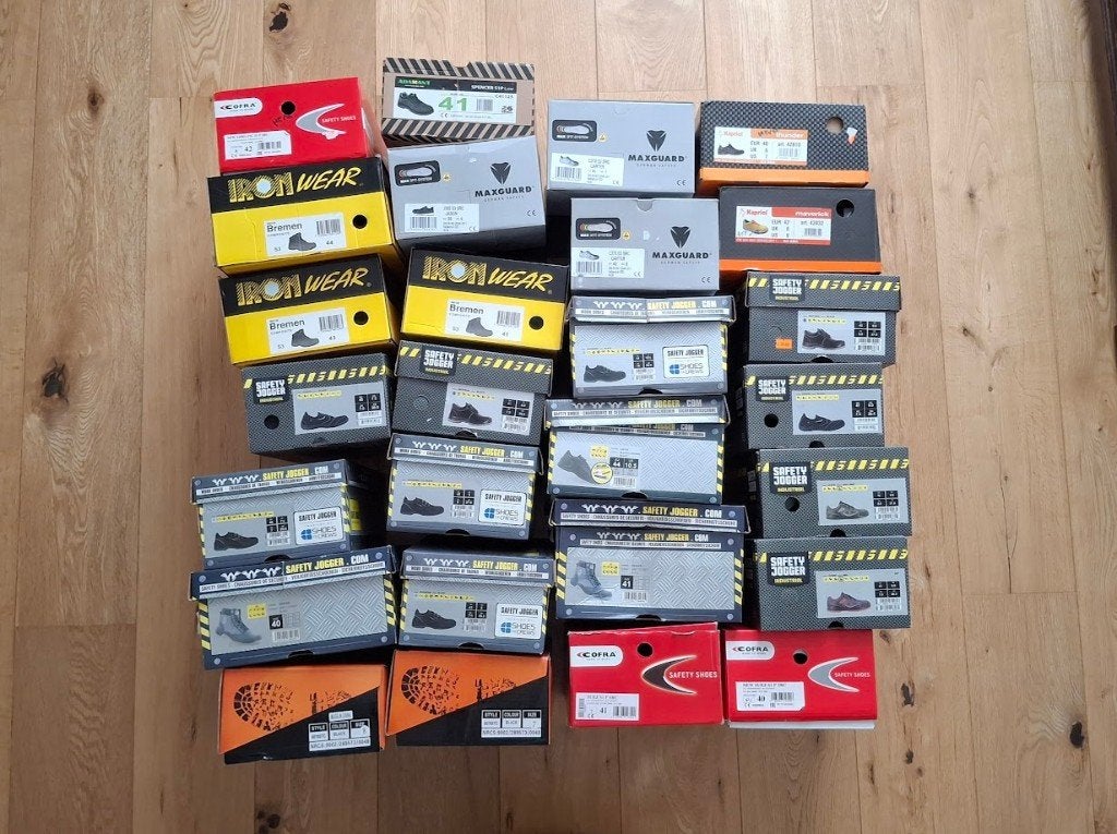 Lot ~ 27 paar nieuwe veiligheidsschoenen — EN ISO 20345, Kleding | Heren, Schoenen, Overige kleuren, Safety jogger, Nieuw, Ophalen of Verzenden