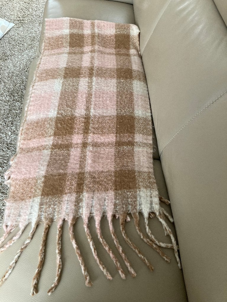 Warme sjaal lichtbruin met lichtroze, L=190 cm zonder franje, Kleding | Dames, Mutsen, Sjaals en Handschoenen, Pieces, Ophalen of Verzenden