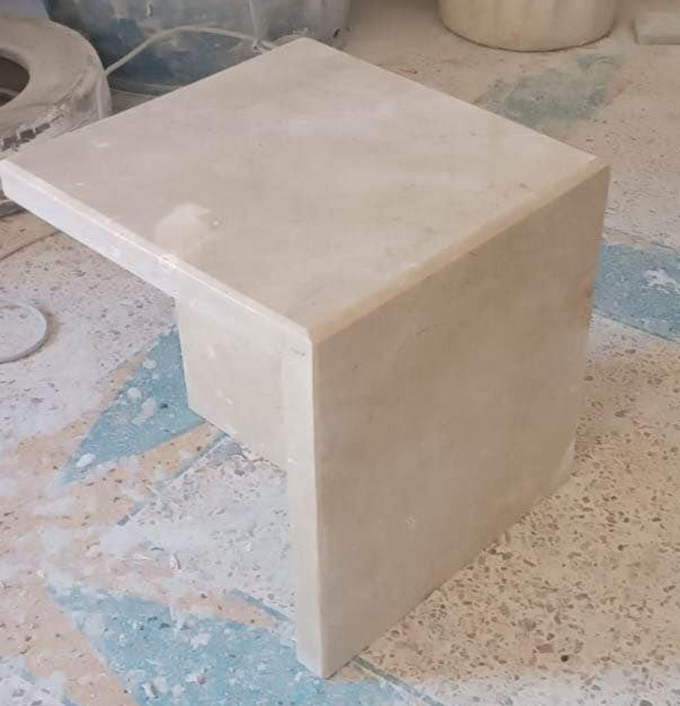 Massief marmeren bijzettafel, Ophalen, Zo goed als nieuw
