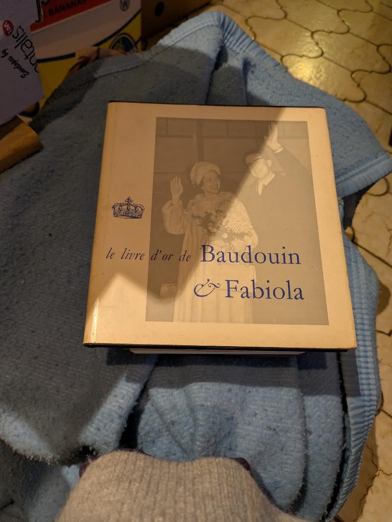 Le Livre d'or de baudouin et Fabiola, Enlèvement ou Envoi, Comme neuf, Magazine ou livre