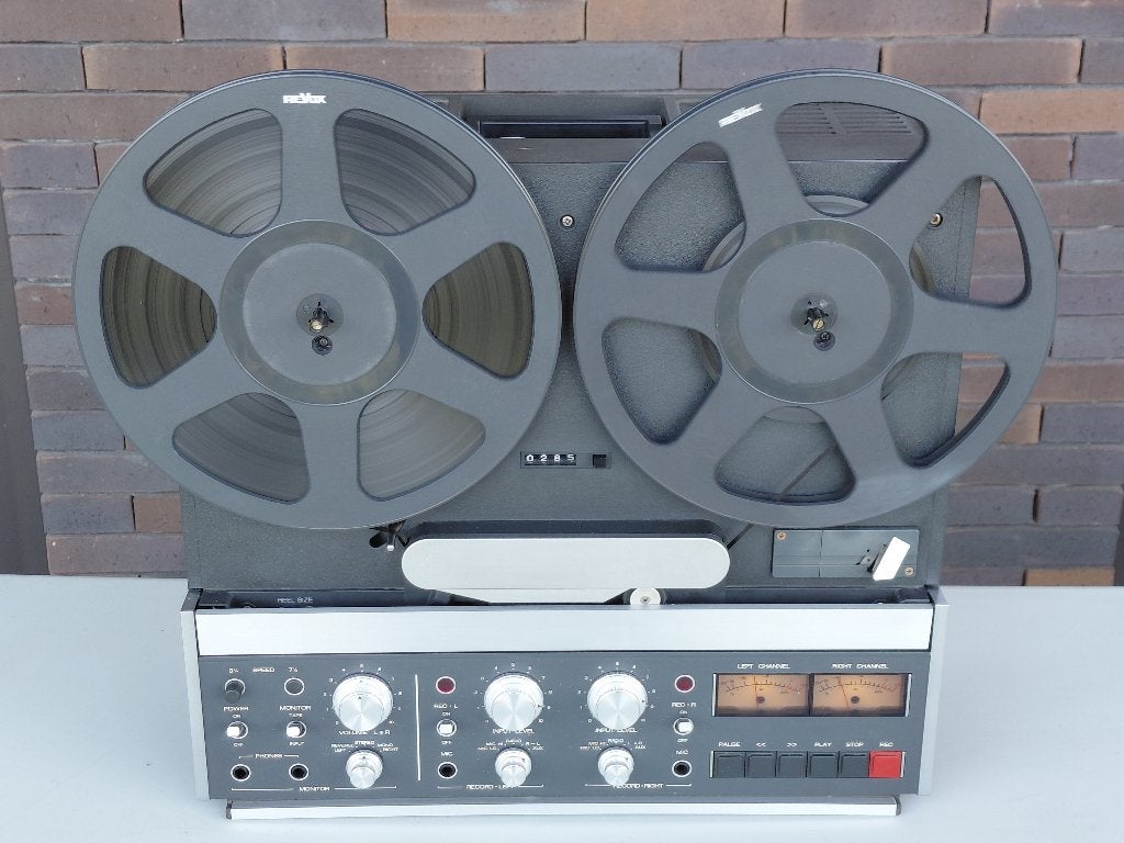 Revox B77 4-spoor volledig gerestaureerd + 1 band Revox, Ophalen of Verzenden, Bandrecorder, Met banden