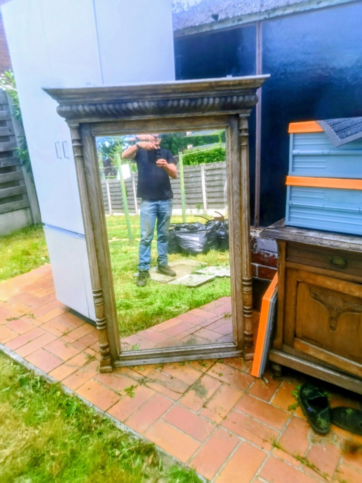 Joli grand miroir, Enlèvement