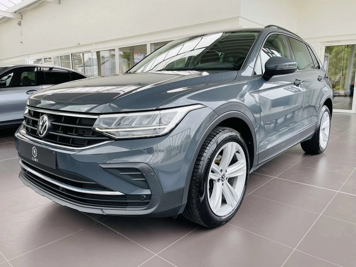 Volkswagen Tiguan 2.0 TDi 4Motion * GARANTIE + COCKPIT + LED, Auto's, Automaat, Gebruikt, 4 cilinders, 5 deurs