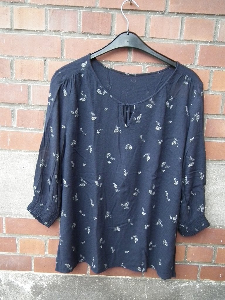 Blouse pour femme. taille 46/48 (C&A) état impeccable, Vêtements | Femmes, Comme neuf, Chemisier ou Tunique, Bleu, C&A
