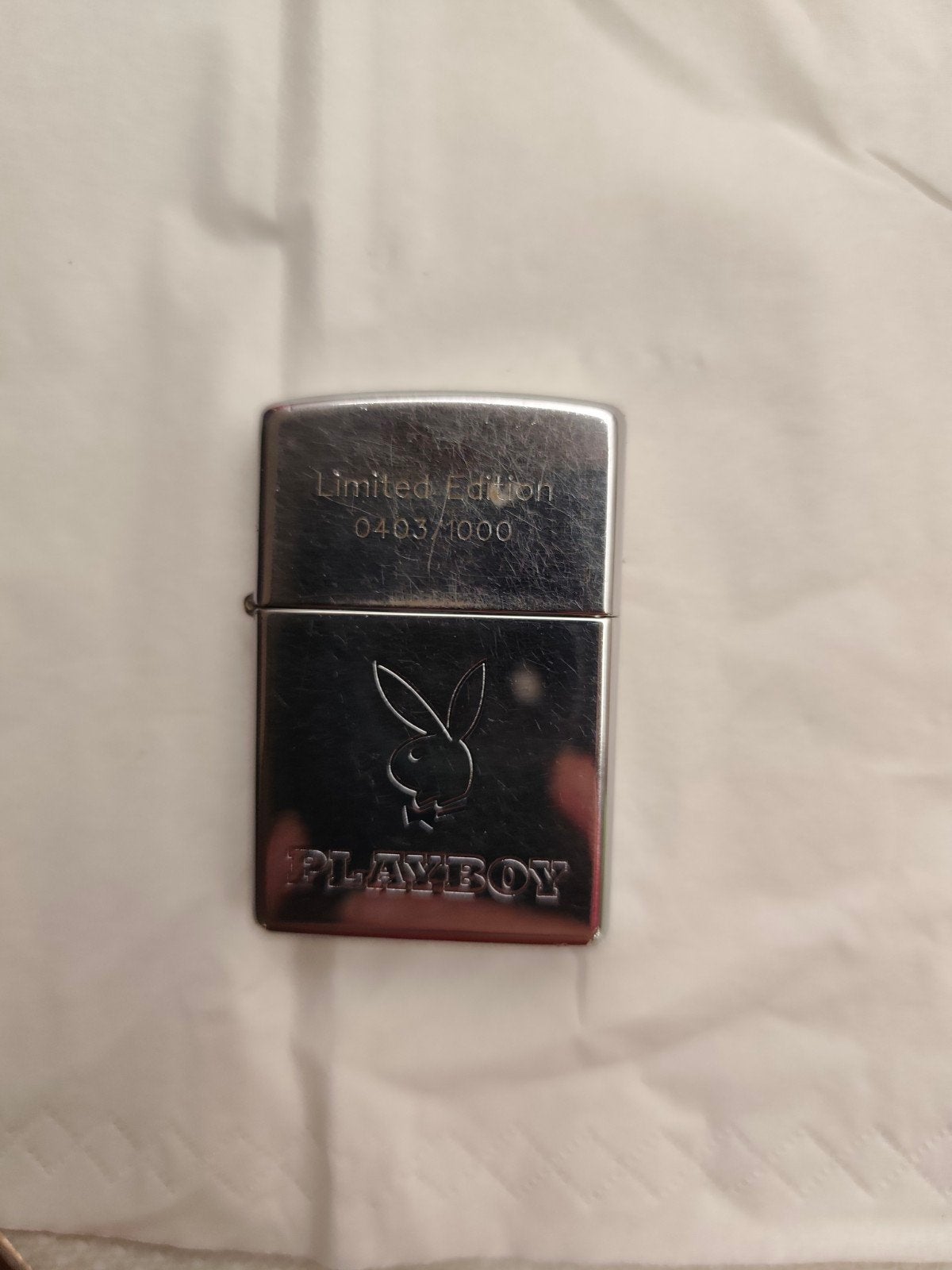 Vintage Playboy Zippo (1999) – Limited Edition (0403/1000), Verzamelen, Rookartikelen, Aanstekers en Luciferdoosjes, Ophalen of Verzenden
