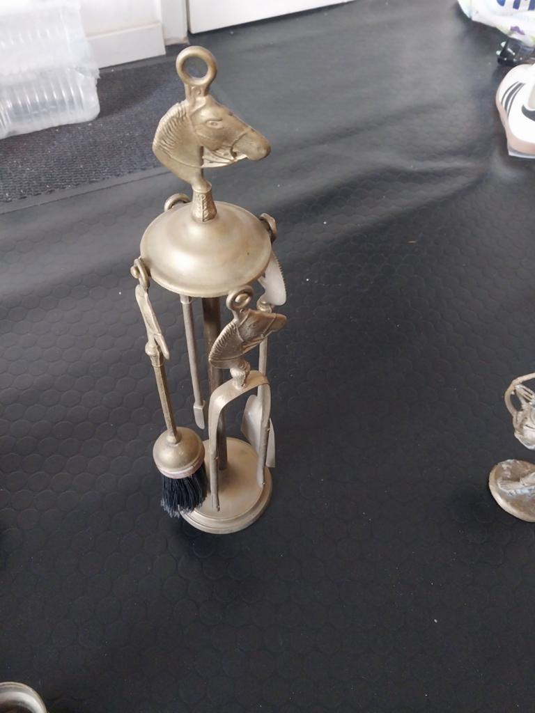 Decoratief koperen stuk, Ophalen