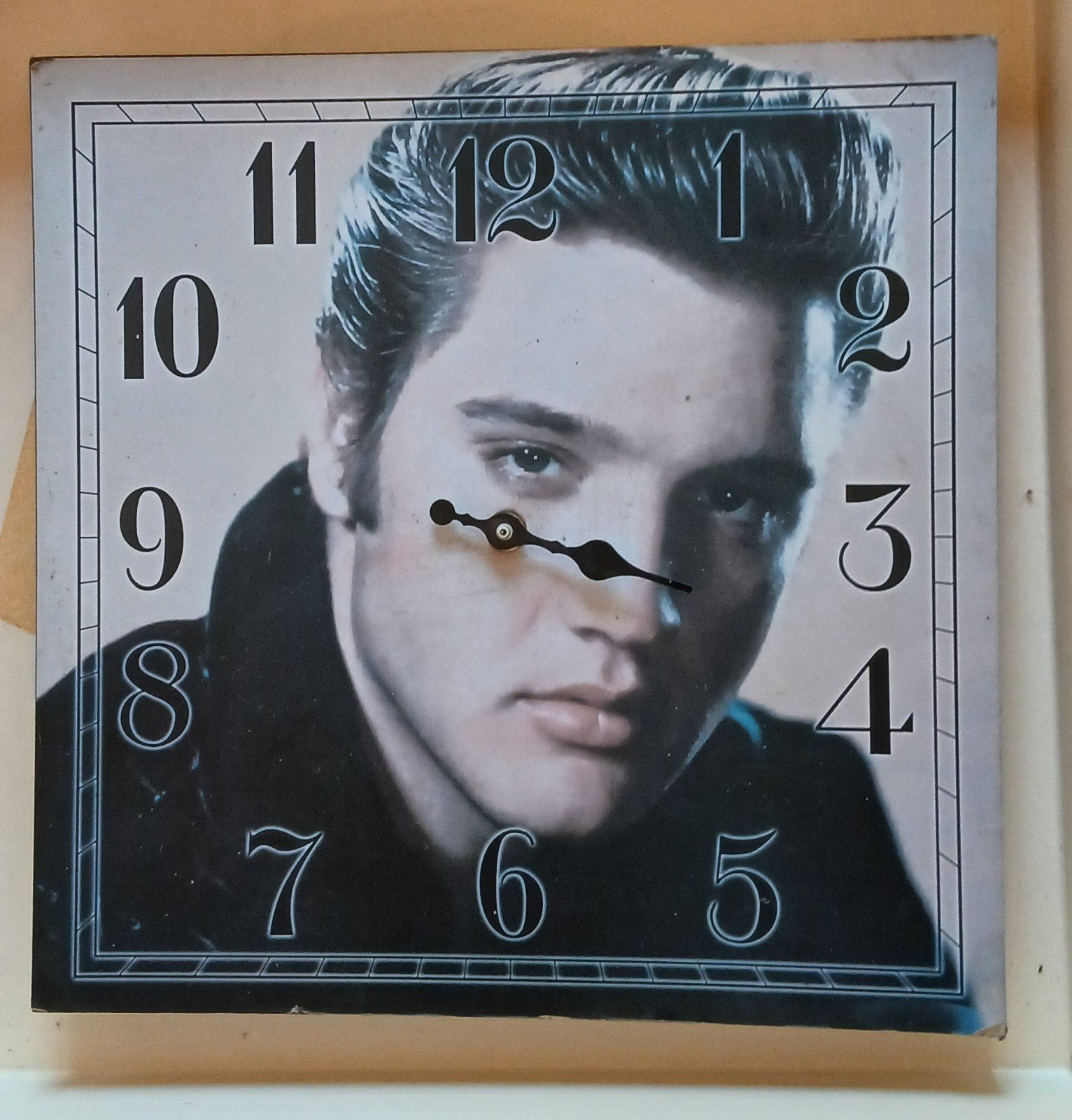 Elvis Presley Wandklok, Ophalen of Verzenden, Gebruikt, Overige formaten