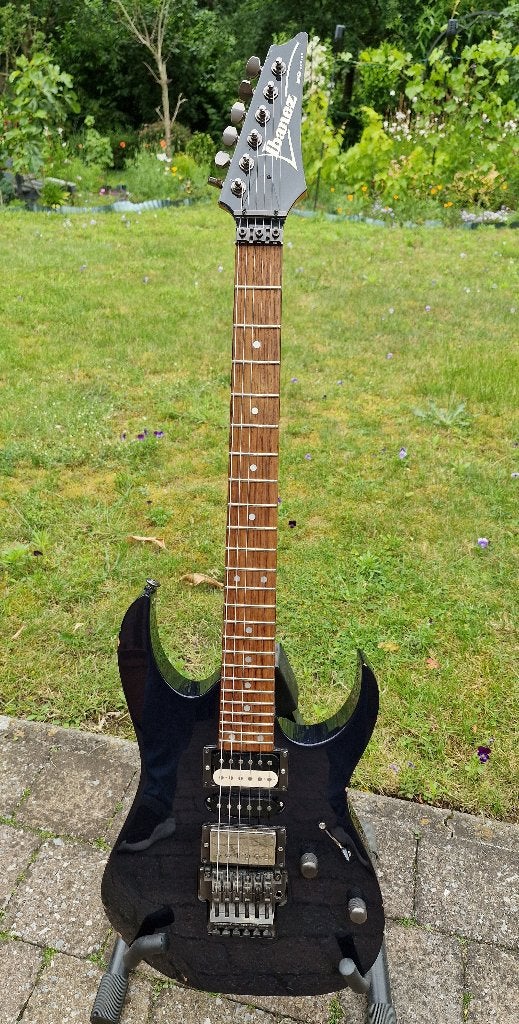 Ibanez RG570 RG 570 — Bleu cosmique, Musique & Instruments, Instruments à corde | Guitares | Électriques, Enlèvement, Utilisé