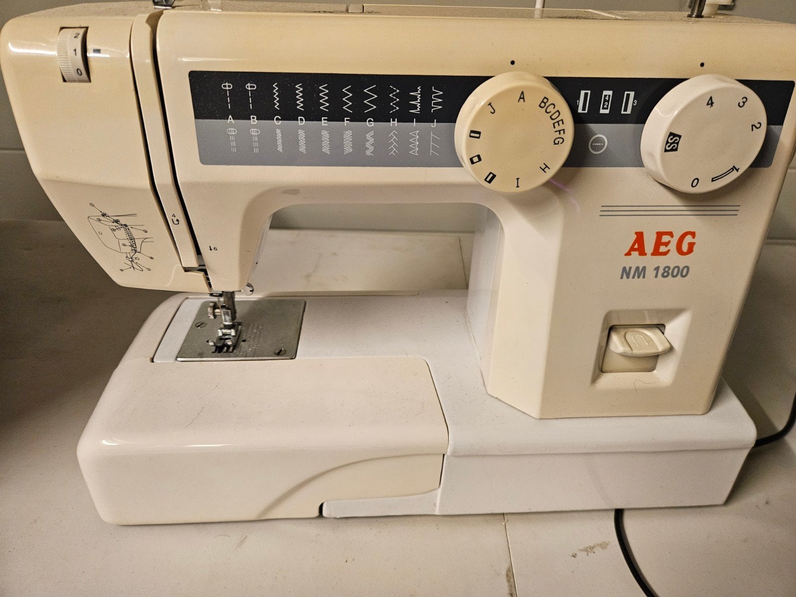 Machine a coudre AEG, Hobby & Loisirs créatifs, Machines à coudre & Accessoires, Enlèvement