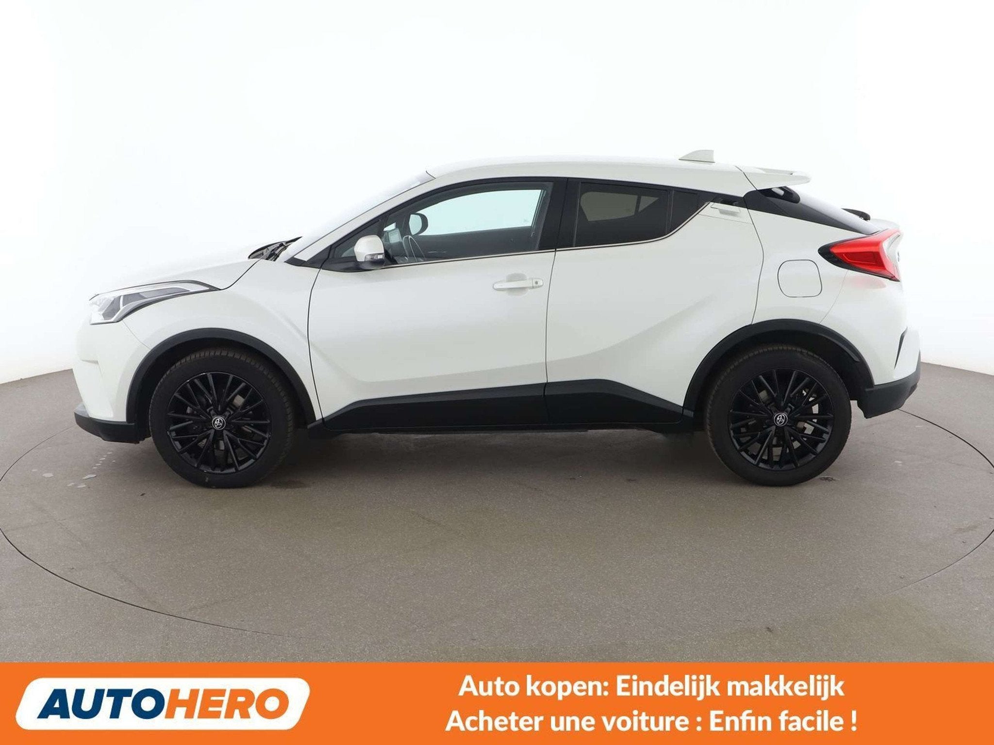 Toyota C-HR 1.2 Turbo Lounge (année de construction 2018), 1197 cm³, https://public.car-pass.be/vhr/1eb7ba10-5182-4c54-8f6d-8ffaab6366a4