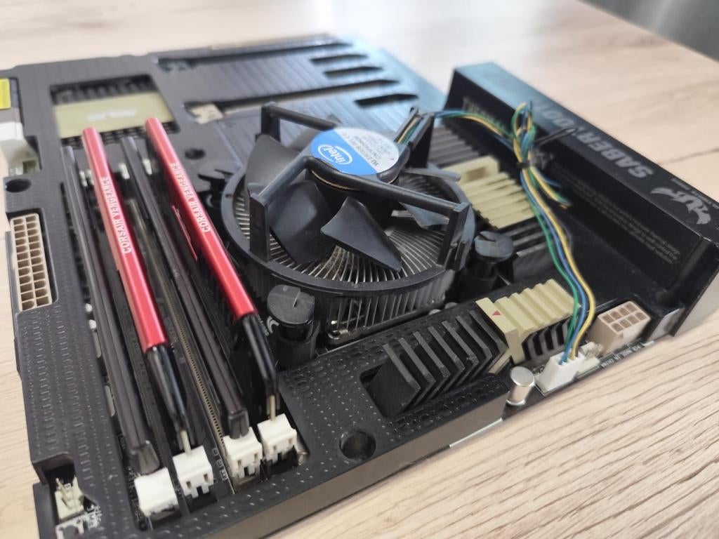 P67 SABERTOOTH / i5 2500K / 24GB 2400MHZ RAM, Computers en Software, Gebruikt, Ophalen of Verzenden, Custombuild, Intel Core i5
