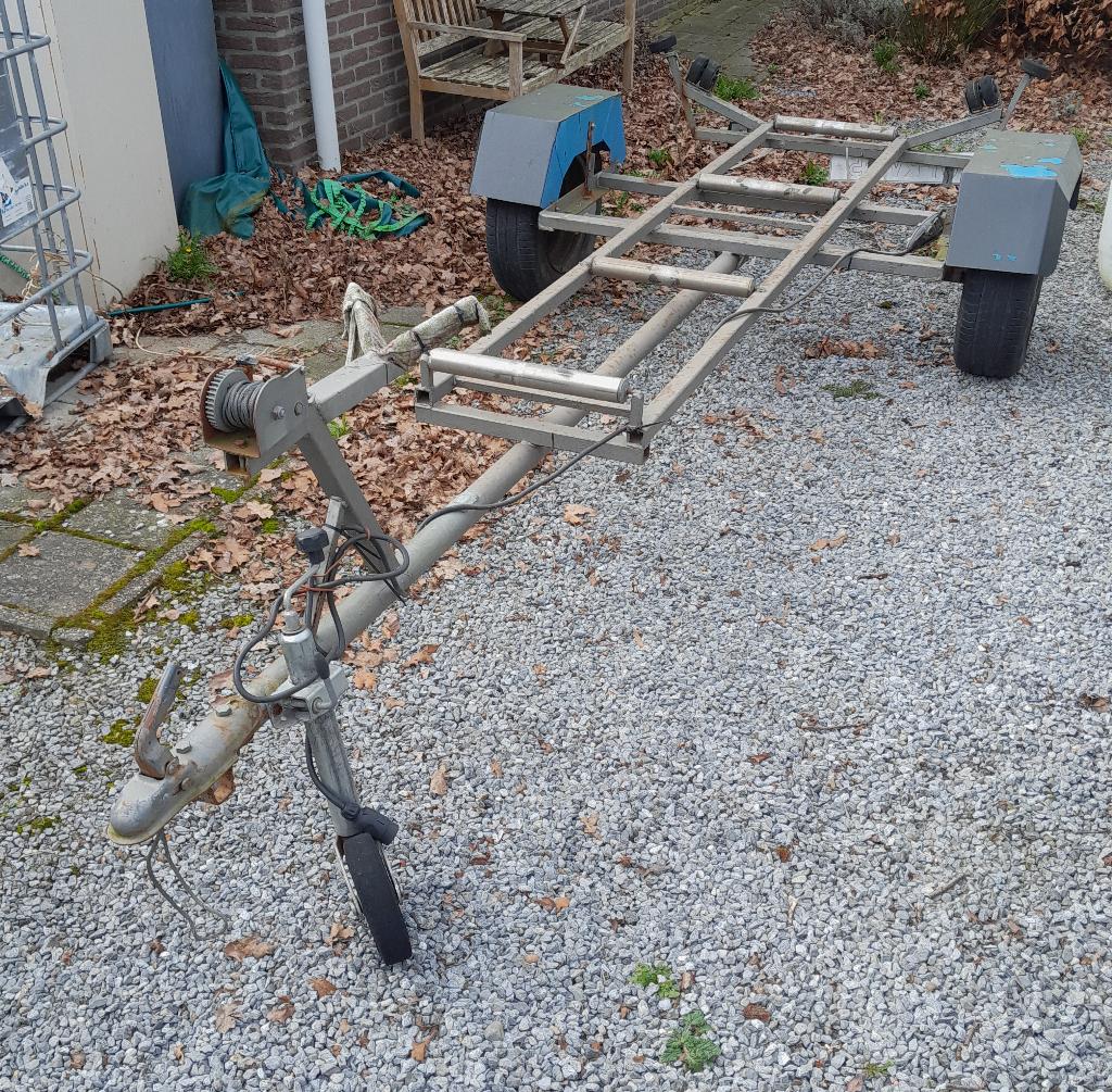 boottrailer, Sports nautiques & Bateaux, Remorques bateau, Utilisé, Remorque de bateau, Moins de 1 500 kg, Moins de 6 mètres, Avec rouleaux