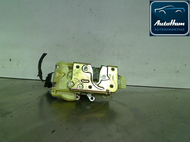 SERRURE DE PORTE RODS AVANT DROIT Ford Focus 1 Wagon, Utilisé, Ford