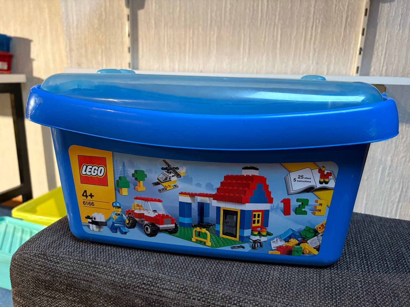 Vintage LEGO 6166 Classic Blauwe Opbergbox–Compleet met Boek, Kinderen en Baby's, Speelgoed | Duplo en Lego, Ophalen, Zo goed als nieuw