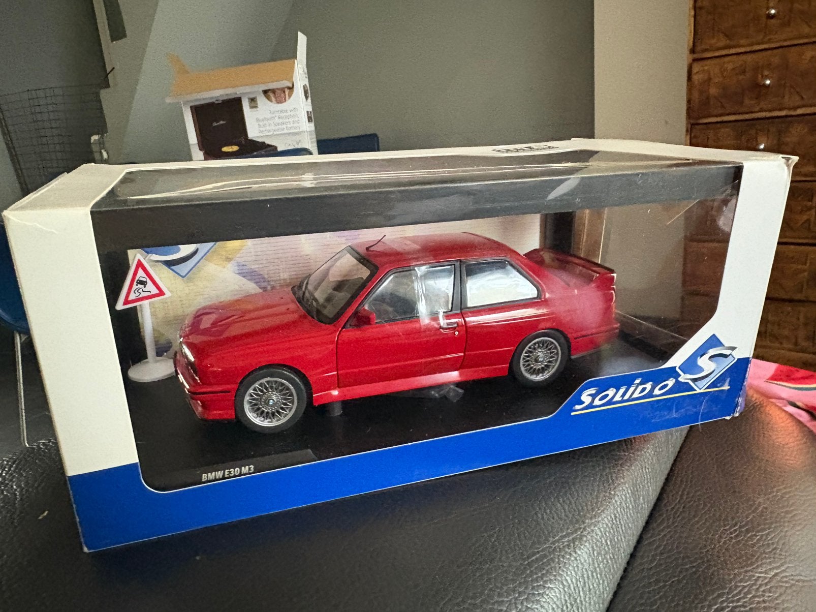 PORSCHE 986 & BMW M3 E30  1/18 rouge, Enlèvement, Comme neuf