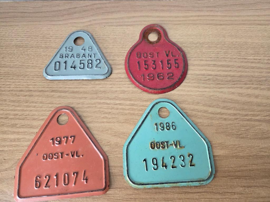 Set van 4 vintage Belgische fietsplaten

​, Enlèvement ou Envoi