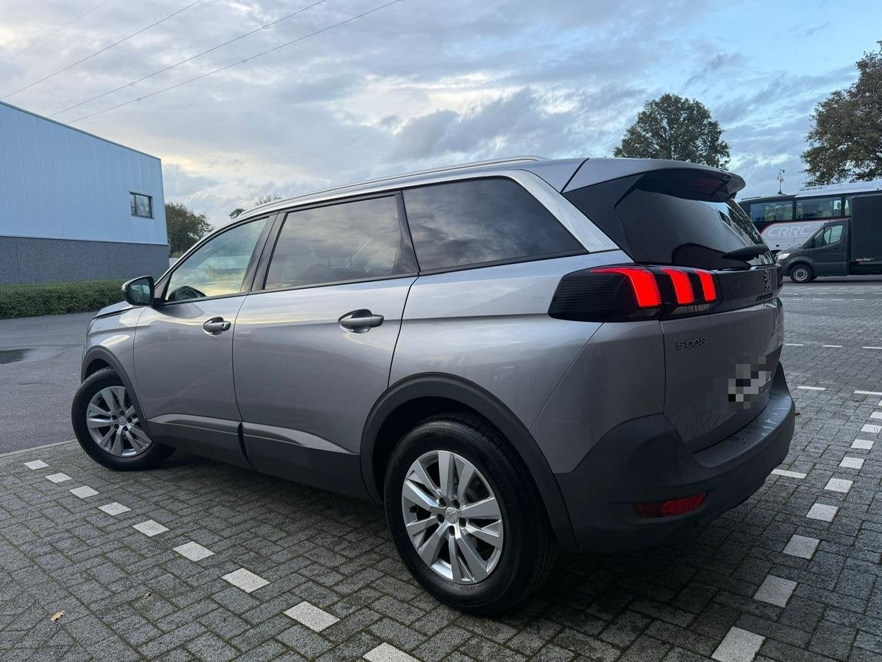 Peugeot 5008 1.2 Benzine | 7 zitplaatsen | Navi | Camera, 1385 kg, Achat, Entreprise, 7 places
