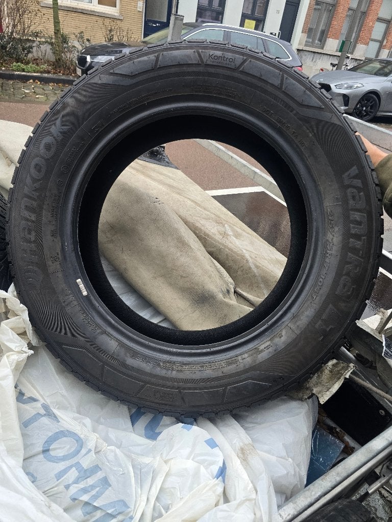 Jantes et pneus Land Rover 17 pouces 215/65 R17 — bon état', Enlèvement, Pneus hiver, Pneu(s)