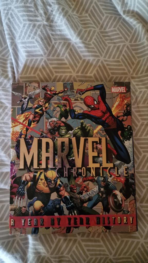 Groot boek Marvel Chronicle, Ophalen of Verzenden