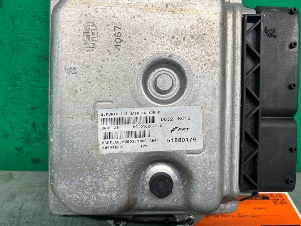 CALCULATEUR MOTEUR ECU Fiat Punto Evo (199) (|51880179|), Autos : Pièces & Accessoires, FCA Germany GmbH, IPC D1-09 Bahnhofsplatz
65423  Rüsselsheim am Main, DE