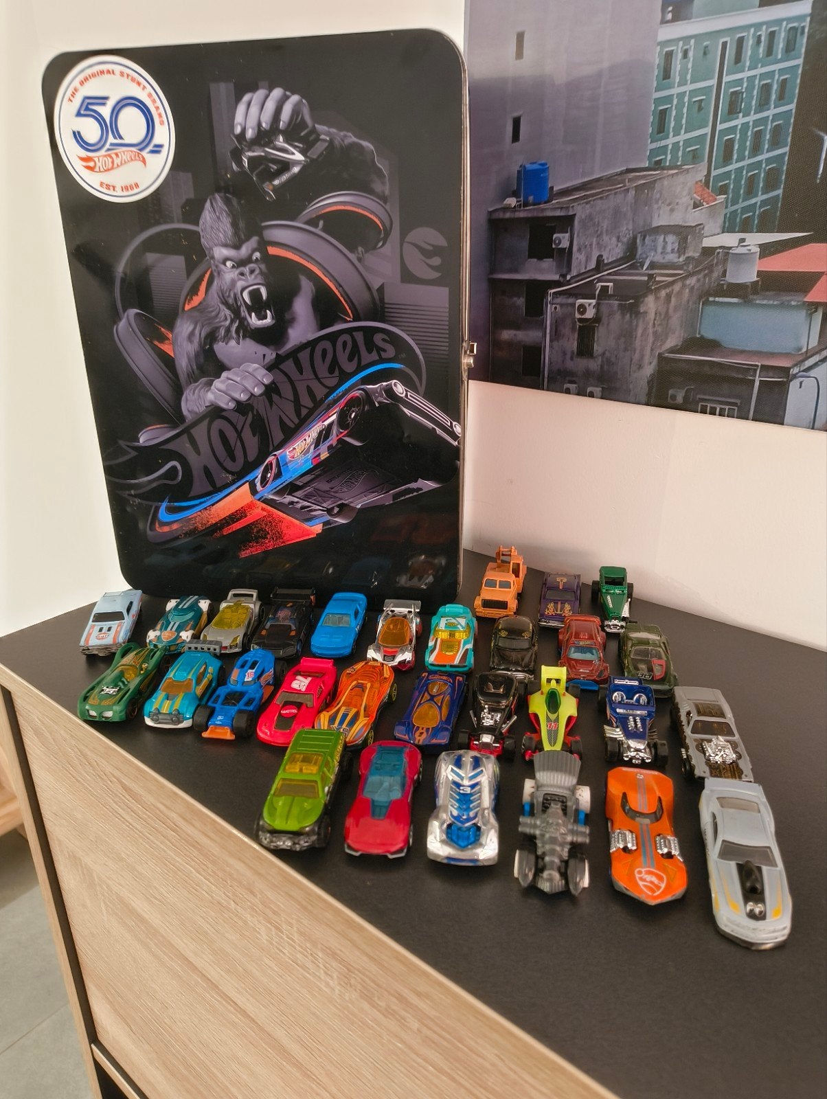 Collection Nice Hot Wheels : étui 50e anniversaire + 29 A, Enlèvement ou Envoi, Voiture