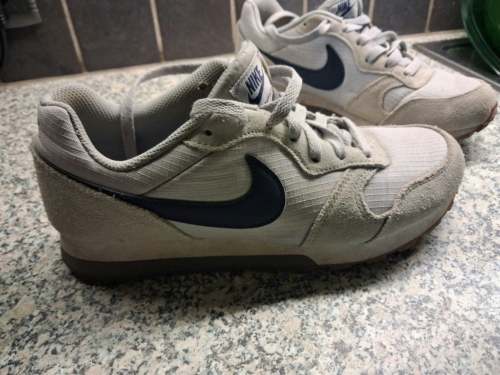 schoenen lichtgrijs merk nike – maat 39, Kleding | Dames, Sportschoenen, Nike, Ophalen of Verzenden, Gedragen