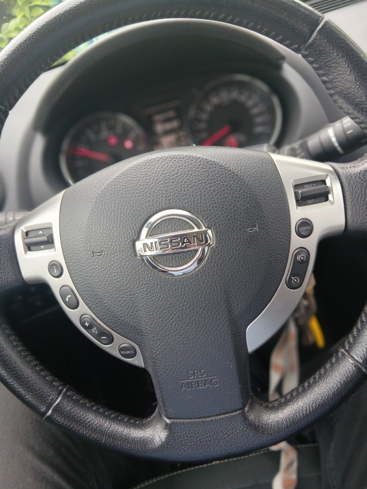 Nissan  Qachqai de couleur grise année 2013 .essence, Particulier, Essence, Achat