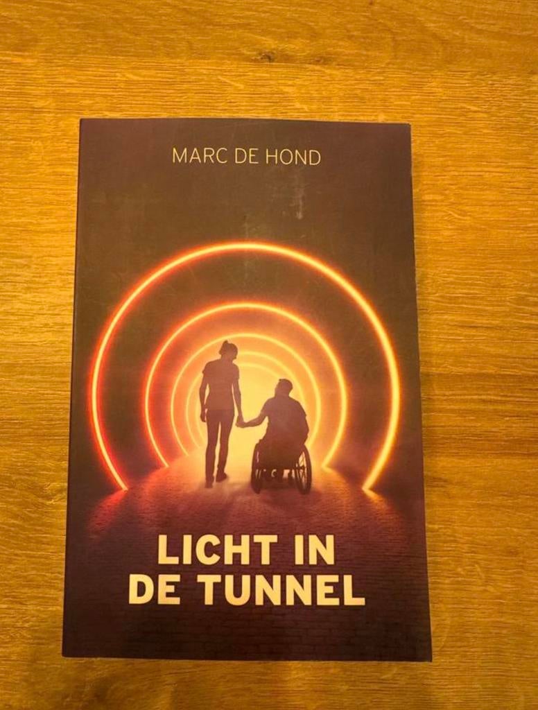 Licht in de Tunnel - Marc de Hond, Ophalen, Zo goed als nieuw