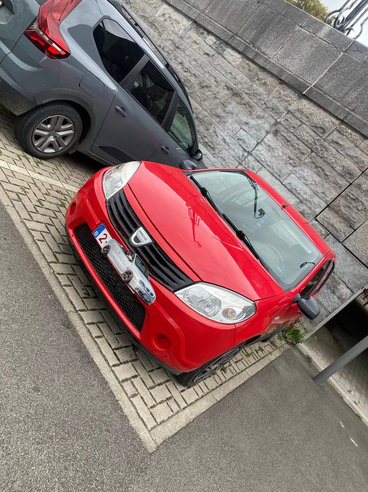 Dacia sandero 1.5diesel 1500€ zonder controle 1800€ok, Auto's, Euro 5, 1498 cc, Cabriolet, 5 deurs