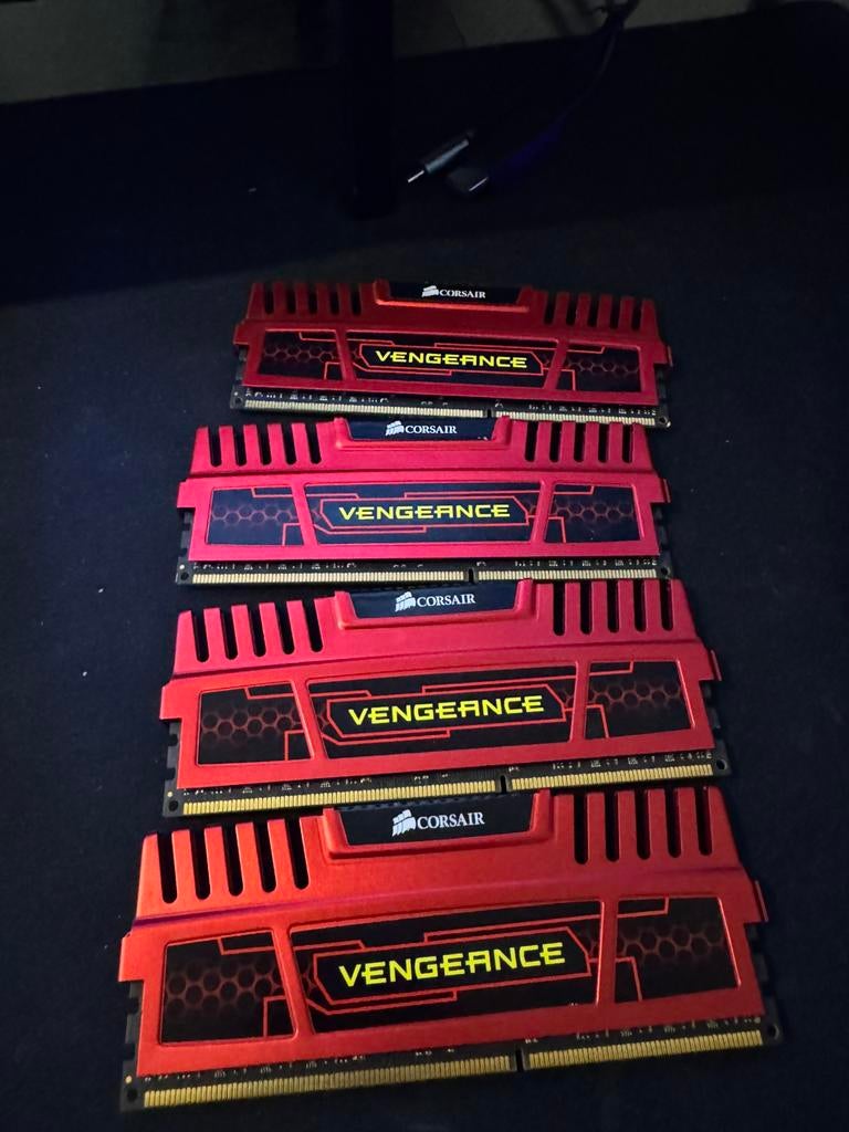 Corsair vengeance 4x 4gb ram ddr3 2133mhz, Computers en Software, RAM geheugen, Ophalen, Zo goed als nieuw, DDR3
