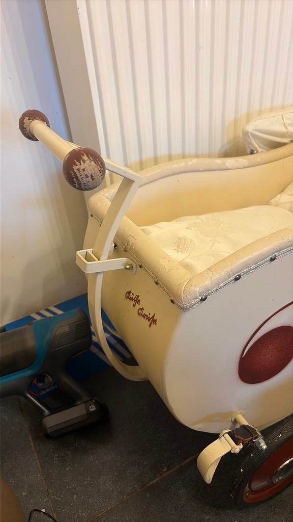 Oude poppenwagen, Ophalen