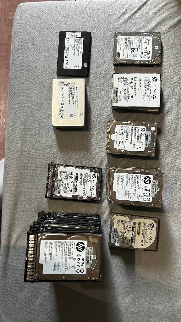 Partij server harde schijven en SSD's - 27 stuks - Werkend, Computers en Software, Intern, Gebruikt, Server, Ophalen of Verzenden