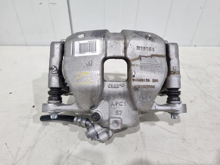 Etrier de frein (pince) avant gauche d'un Citroen E-C3, -, 3 mois de garantie, Utilisé, -