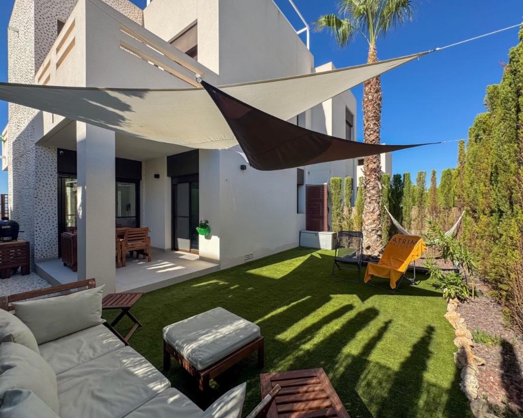 bungalow met golfzwembad te koop in Spanje, Immo, Buitenland, 85 m², Dorp, Spanje, 2 kamers