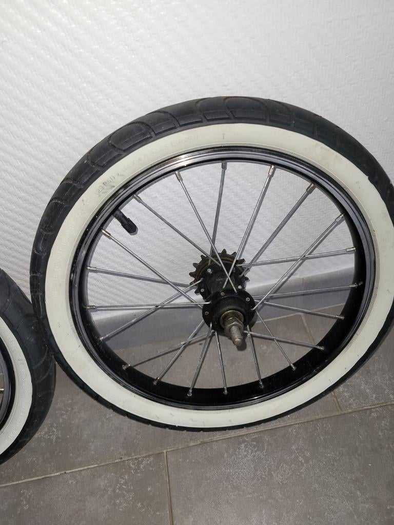 Pneus vélo 16 pouces fille decathlon, Fietsen en Brommers, Fietsonderdelen, Ophalen