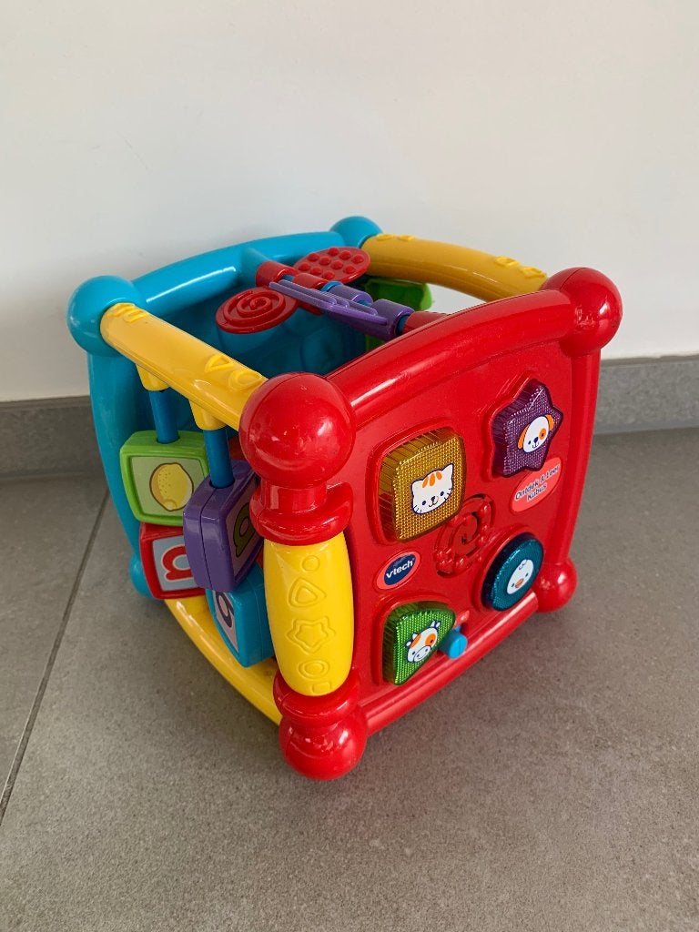 Speelgoed kubus ontdek en leer, Kinderen en Baby's, Ophalen, Zo goed als nieuw, Elektronica, Met licht