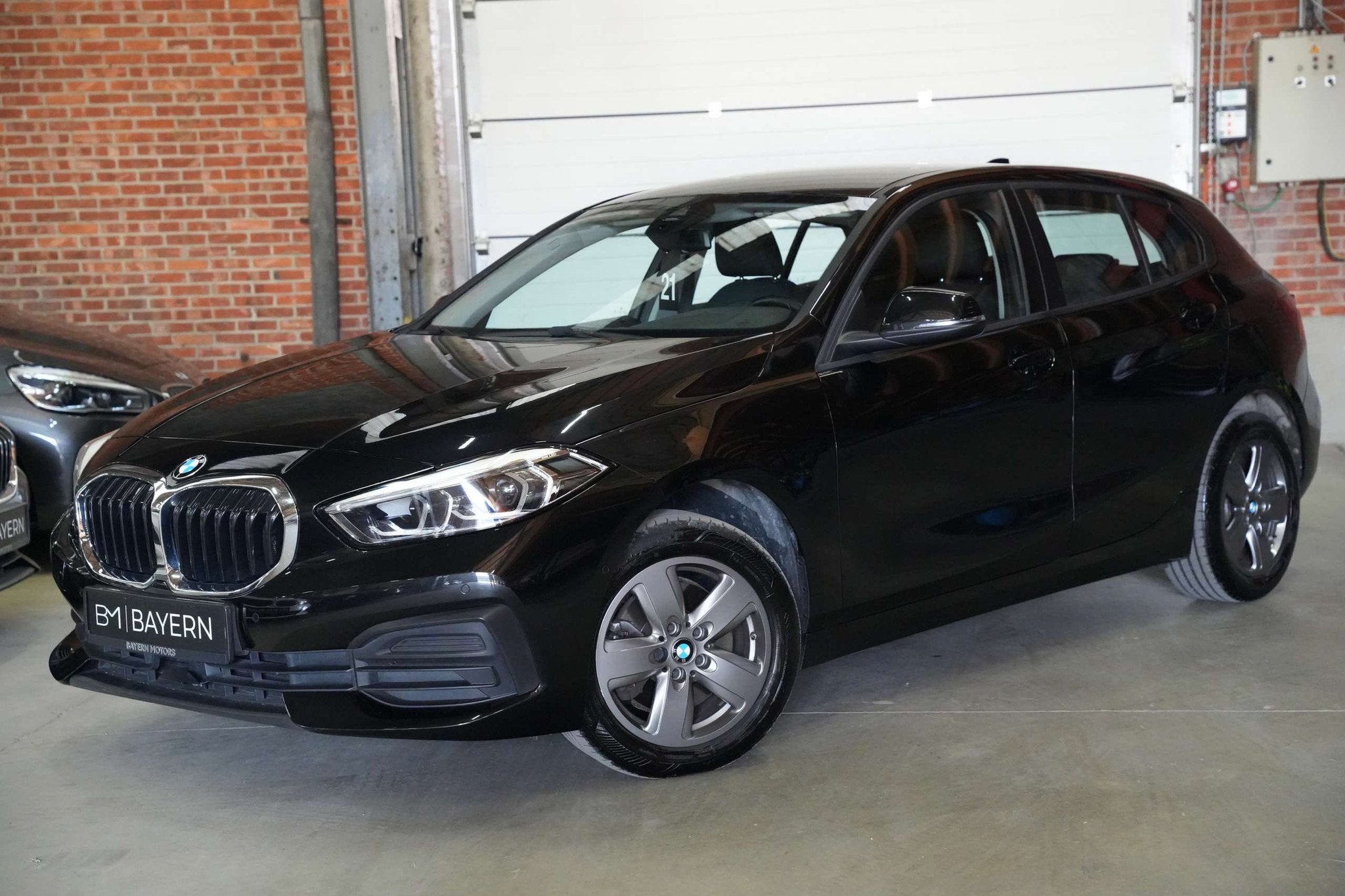 BMW 118 iA Automaat Benzine Garantie EURO 6d, Autos, BMW, Achat, Carnet d'entretien, Noir, 5 portes