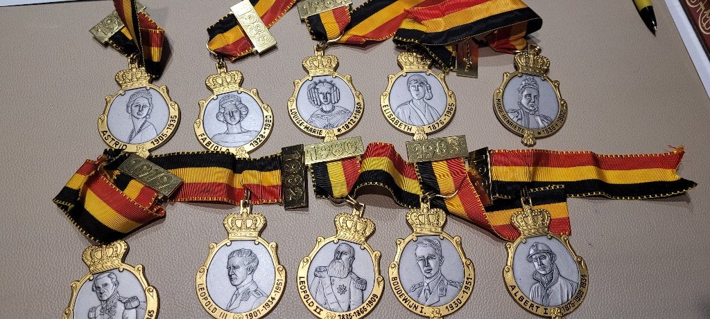 zeer decoratieve oude medailles (3iv286), Postzegels en Munten, Ophalen