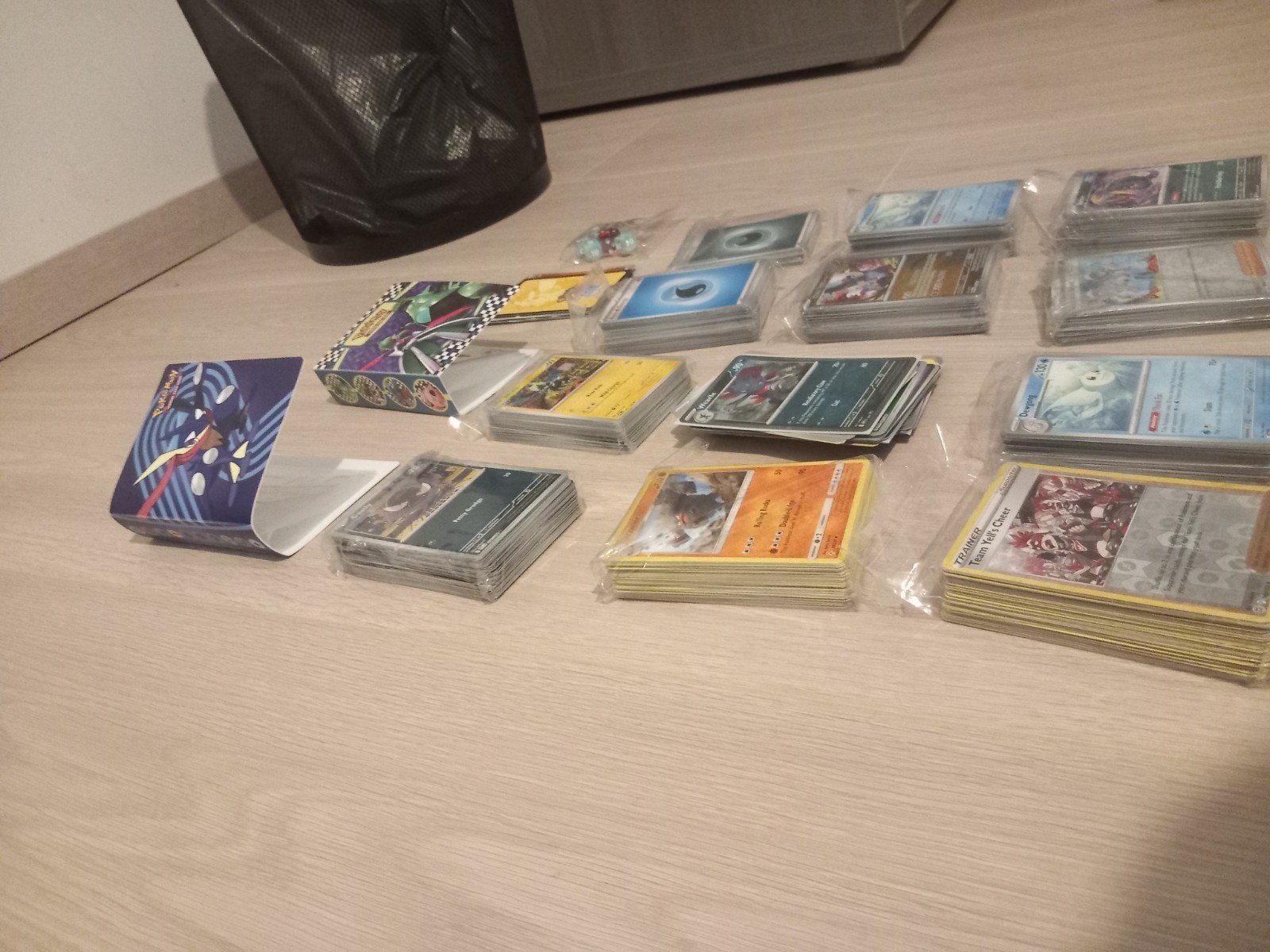 Pokemon bulk kaarten + 2 kleine verzamelmapjes., Enlèvement, Comme neuf, Plusieurs cartes, Foil