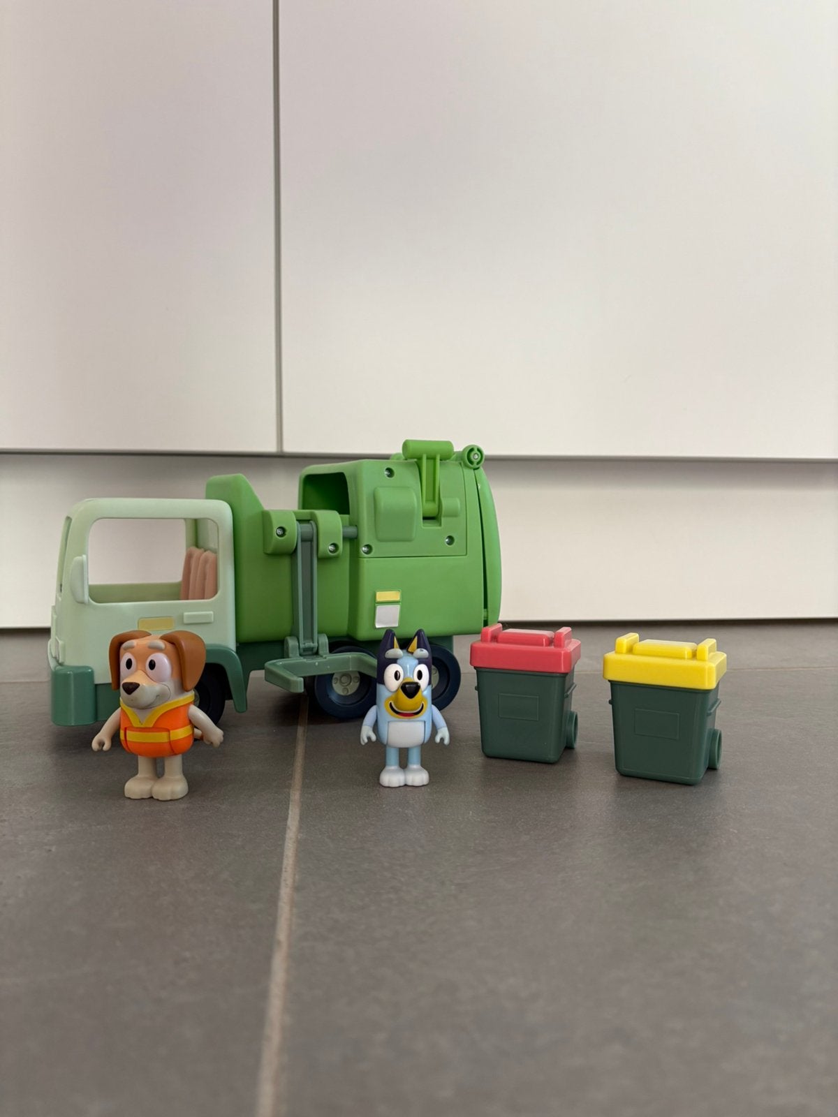 Vuilniswagen Bluey, Kinderen en Baby's, Speelgoed | Overig, Ophalen, Zo goed als nieuw