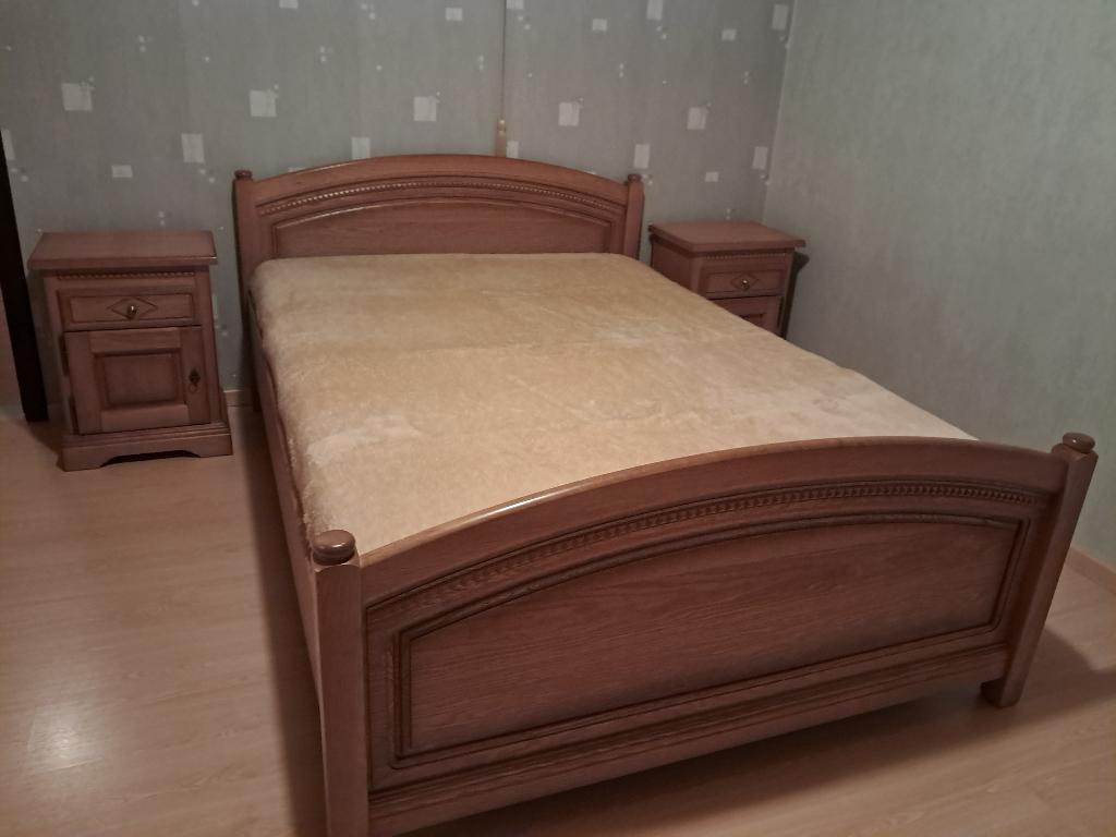 Slaapkamer : houten bed 140x200 met 2 nachtkastjes en kast, Huis en Inrichting, Ophalen, Gebruikt, Tweepersoons, Hout
