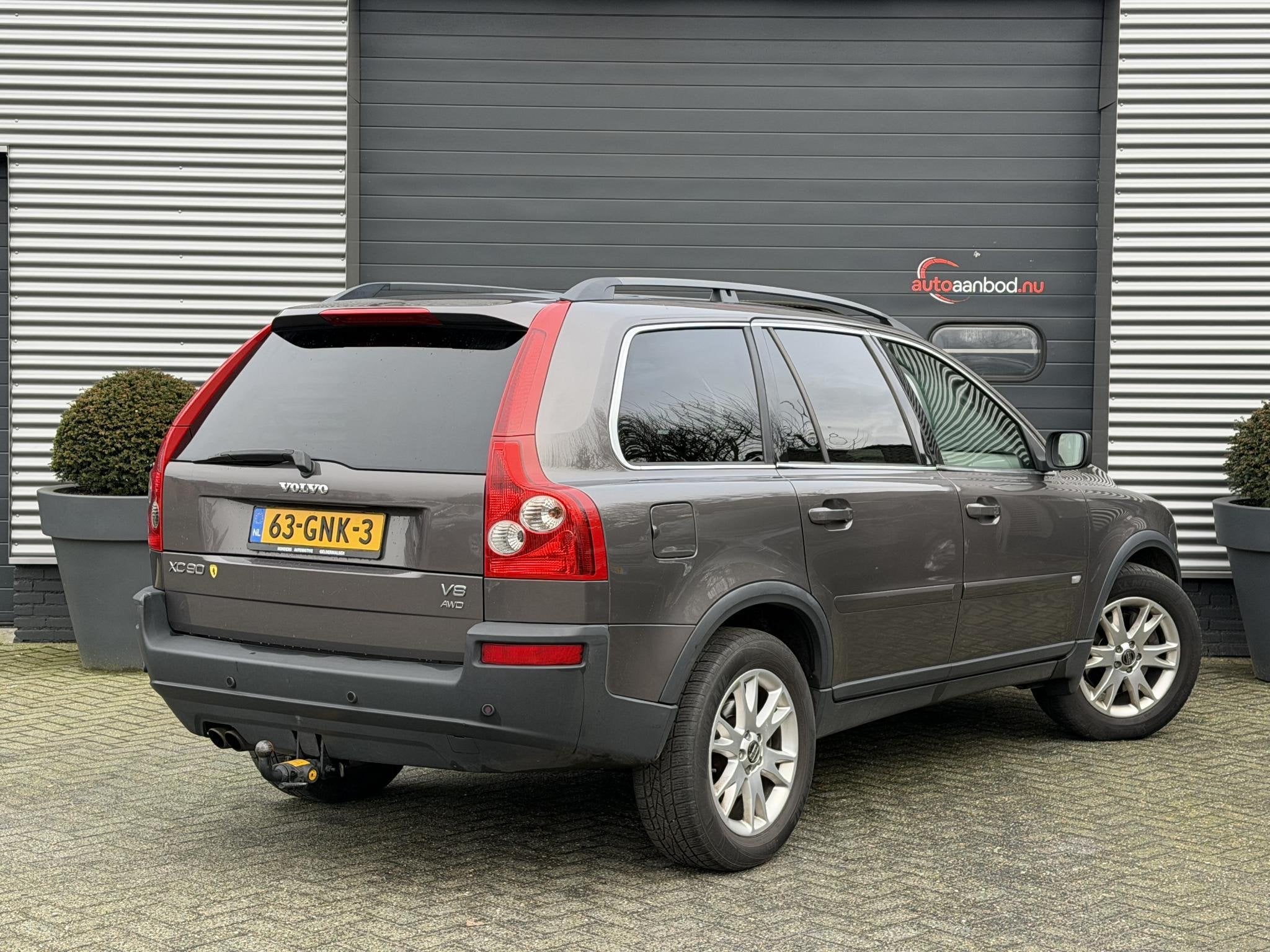 Volvo XC90 4.4 V8 Summum (automatique), Autos, Phares au xénon, 7 places, 5 portes, Automatique