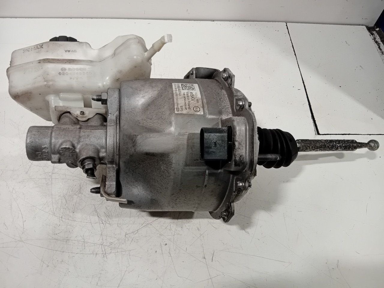 Rembekrachtiger Volkswagen Golf, Onderdelen@venauto.nl, Van der Ven Autorecycling B.V., Ettenseweg 76, 4706 PB Roosendaal, The Netherlands